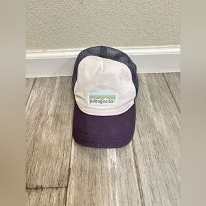 Patagonia P-6 Logo Trucker Hat White Navy Gorpcore Mesh Back Snapback Cap